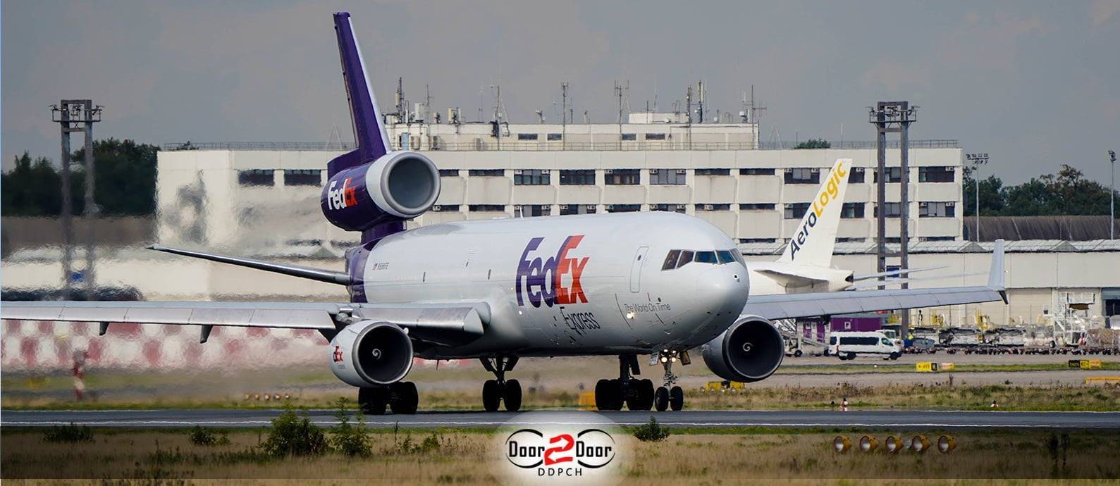 fedex airplane